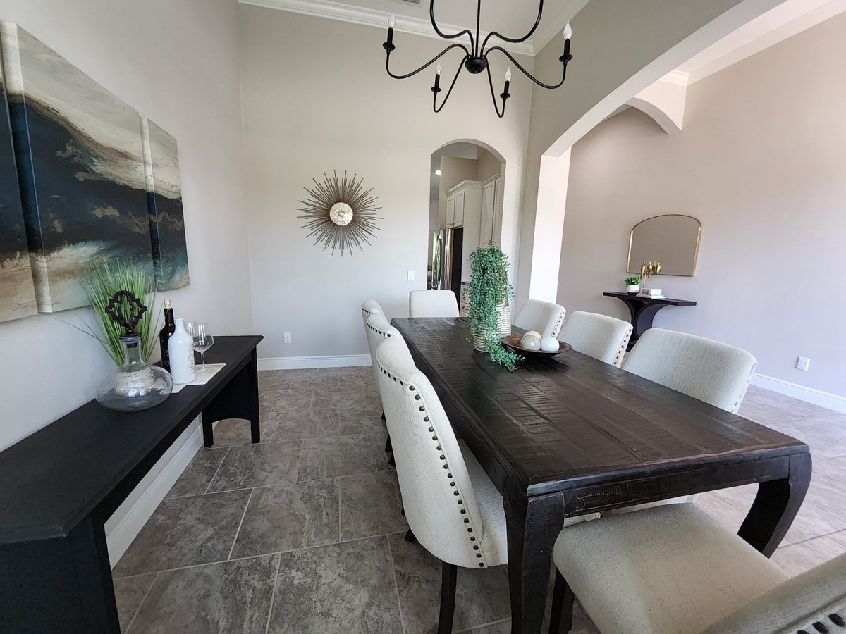 Land O Lakes Estate Interior View 6